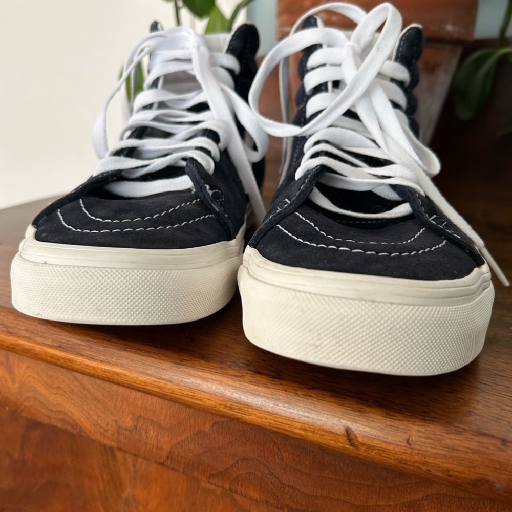 Vans SK8-Hi Skate Shoes Iconic High-top Suede/Leather in Deep Navy, Unisex - Picture 3 of 13